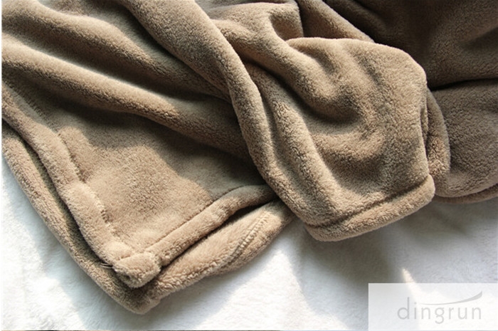 soft-coral-fleece-blanket_3